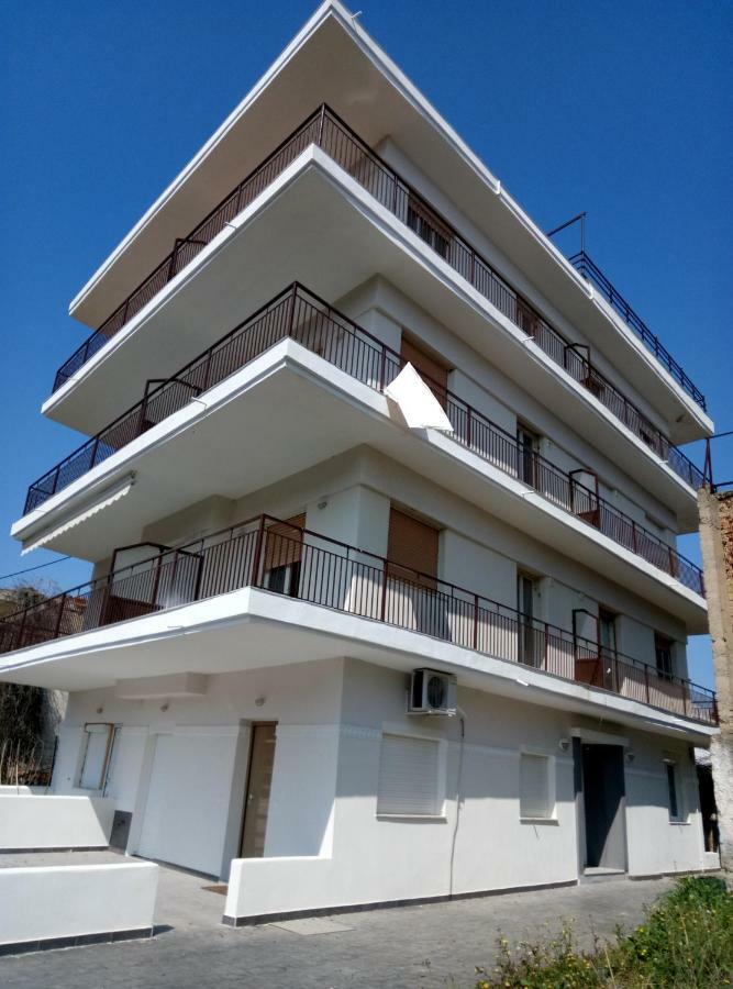 Pure Bliss Luxury Beachfront Apartment With Panoramic Sea Views, Electric Bbq, Gym Equipment And More Agía Triás Luaran gambar