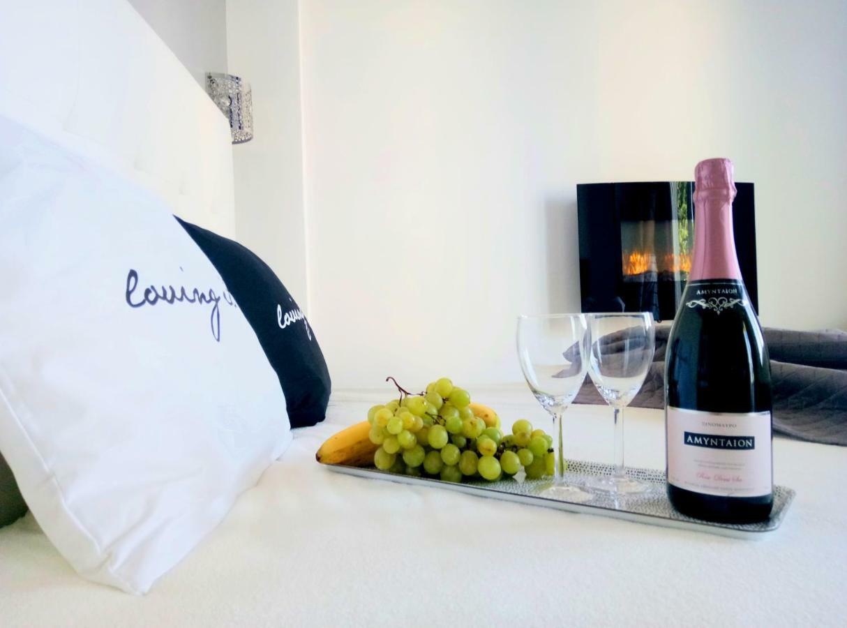 Pure Bliss Luxury Beachfront Apartment With Panoramic Sea Views, Electric Bbq, Gym Equipment And More Agía Triás Luaran gambar