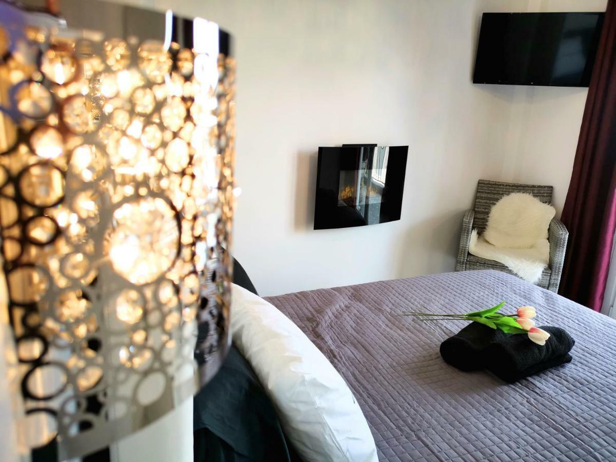 Pure Bliss Luxury Beachfront Apartment With Panoramic Sea Views, Electric Bbq, Gym Equipment And More Agía Triás Luaran gambar