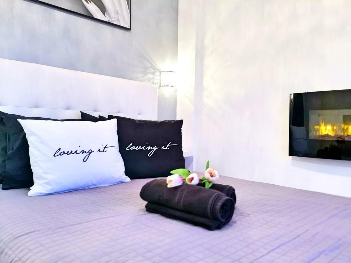 Pure Bliss Luxury Beachfront Apartment With Panoramic Sea Views, Electric Bbq, Gym Equipment And More Agía Triás Luaran gambar